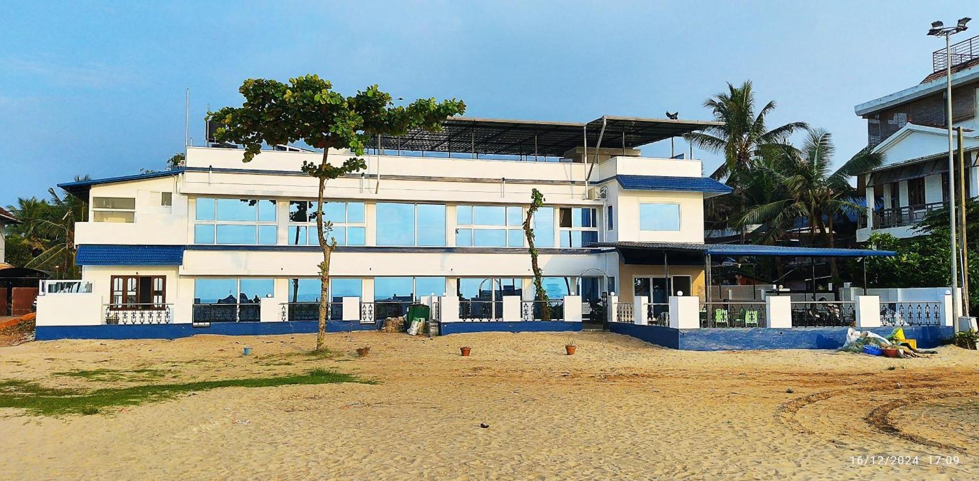 Alleppey Holiday Beach Resort Alappuzha Esterno foto