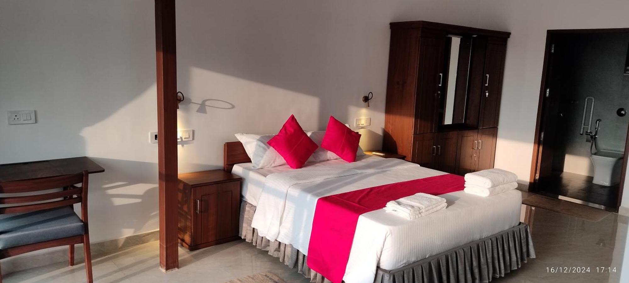 Alleppey Holiday Beach Resort Alappuzha Esterno foto