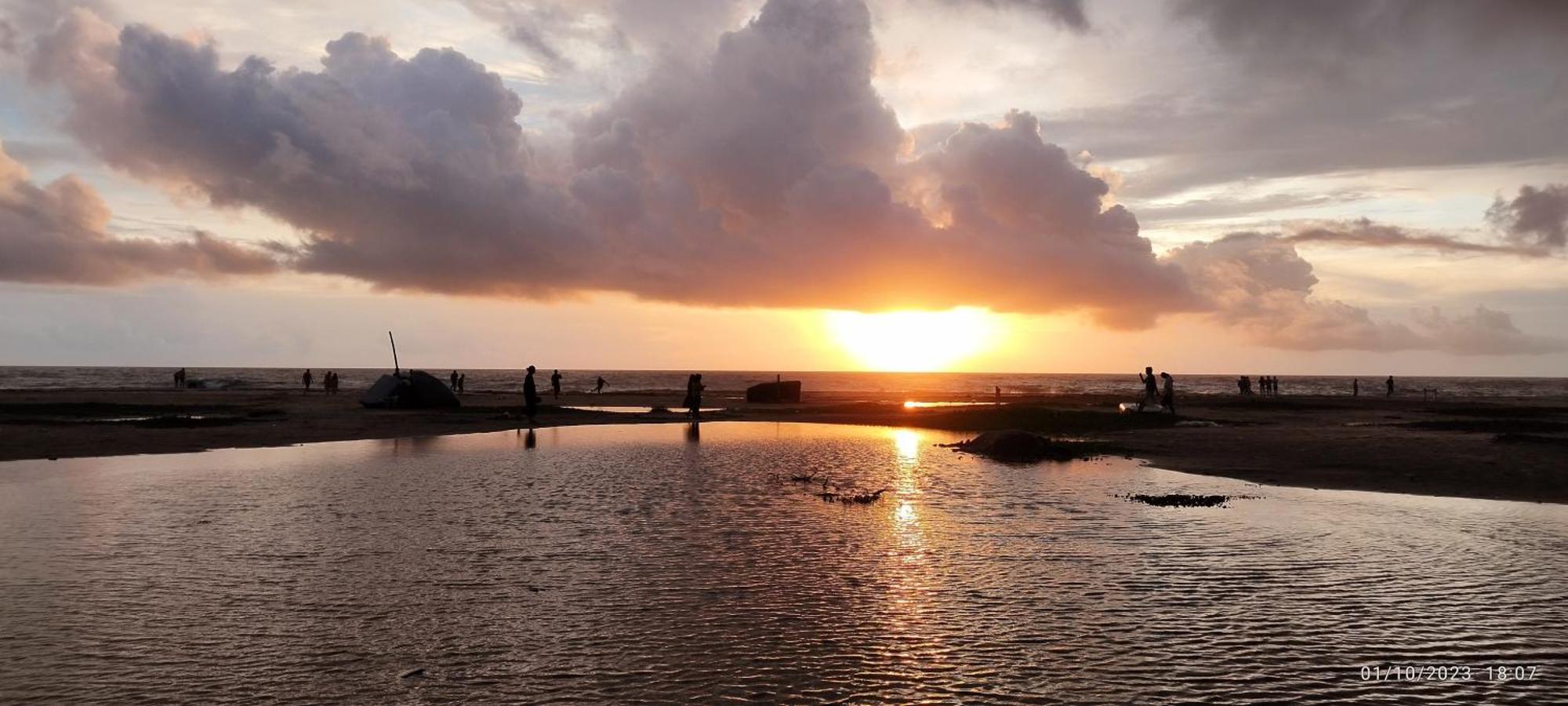 Alleppey Holiday Beach Resort Alappuzha Esterno foto
