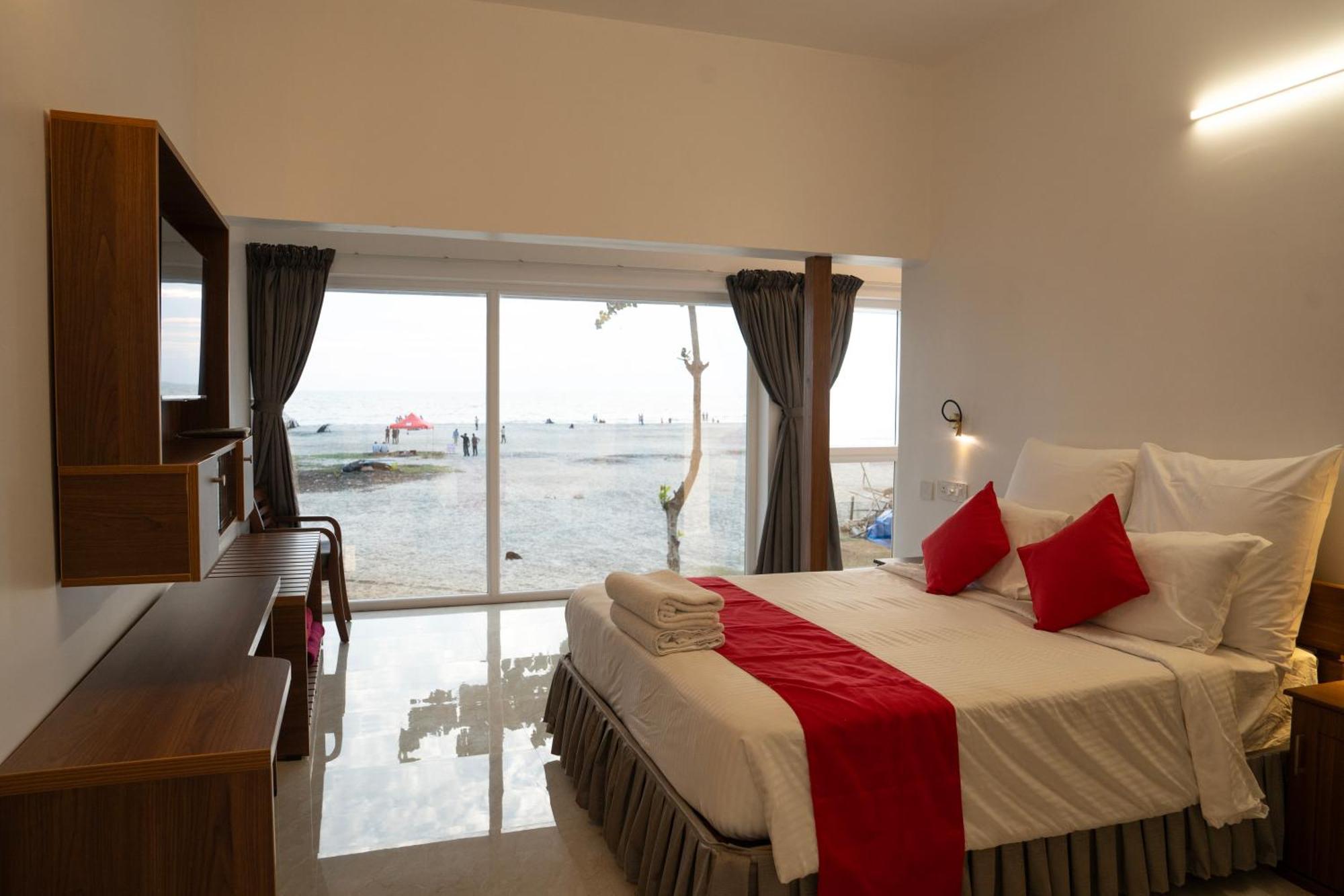 Alleppey Holiday Beach Resort Alappuzha Esterno foto