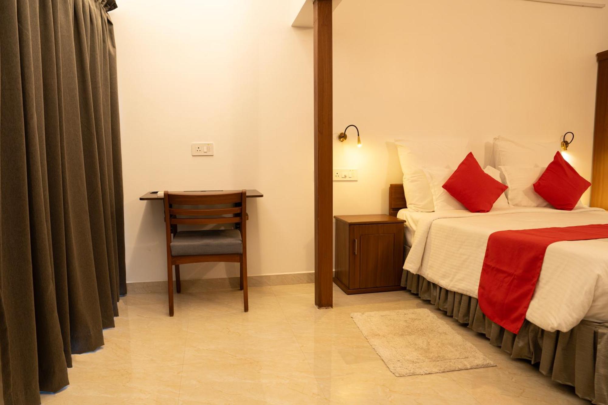 Alleppey Holiday Beach Resort Alappuzha Esterno foto
